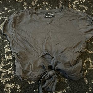 Urban Outfitters Wrap Top Size M Crop